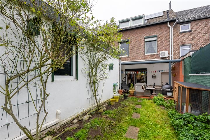 Bekijk foto 22 van Kloosterbosstraat 62