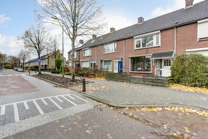 Bekijk foto 2 van Leeuwerikstraat 18