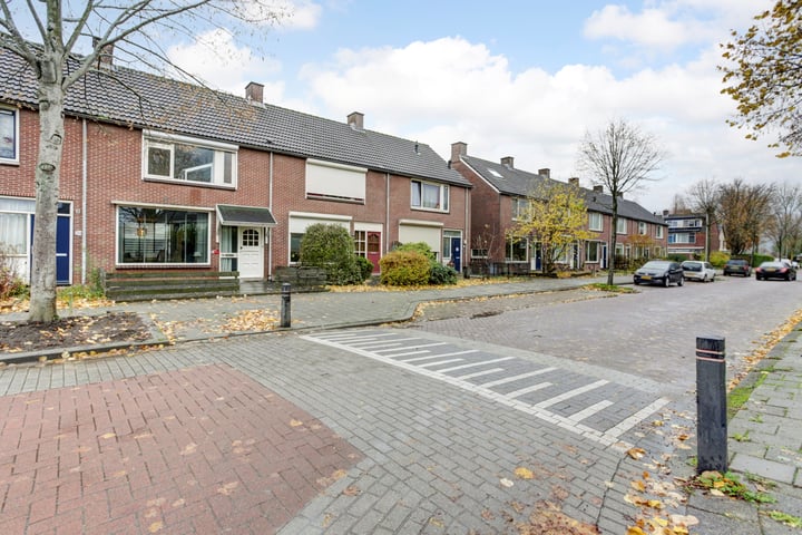 Bekijk foto 3 van Leeuwerikstraat 18