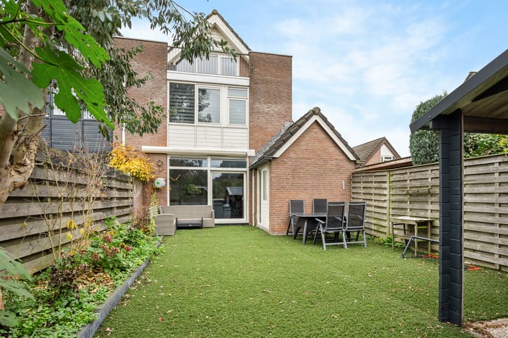 Foto 1 van Warenarburg 38