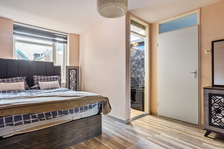 Foto 22 van Warenarburg 38