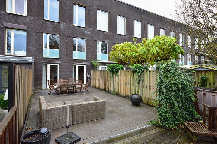 Bekijk foto 1 van Groenlandstraat 12