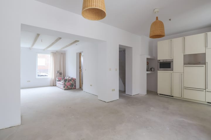 Foto 12 van Damstraat 56