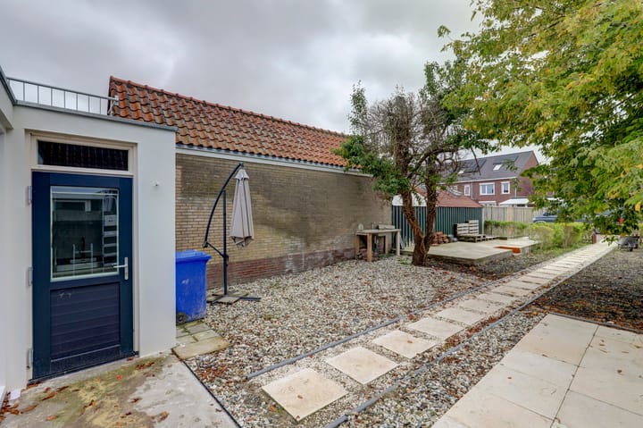 Foto 35 van Damstraat 56