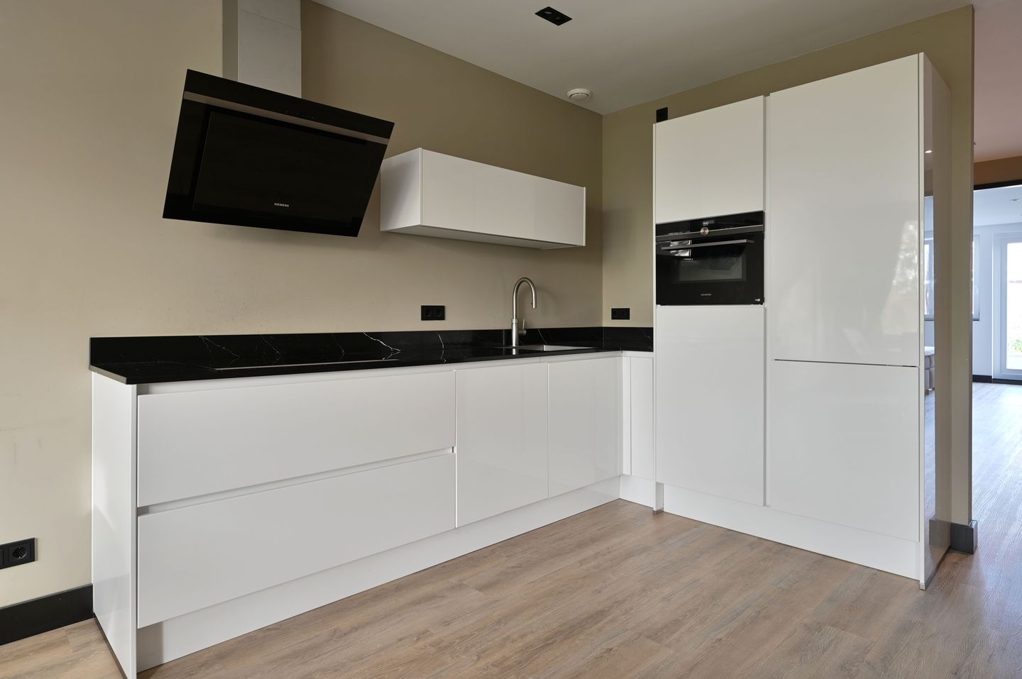 Photo 5 of Jan van Gentstraat 94-A