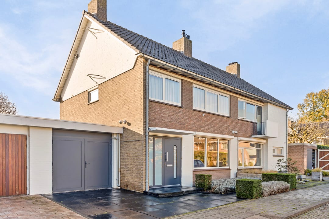 Photo 38 of Salmstraat 5