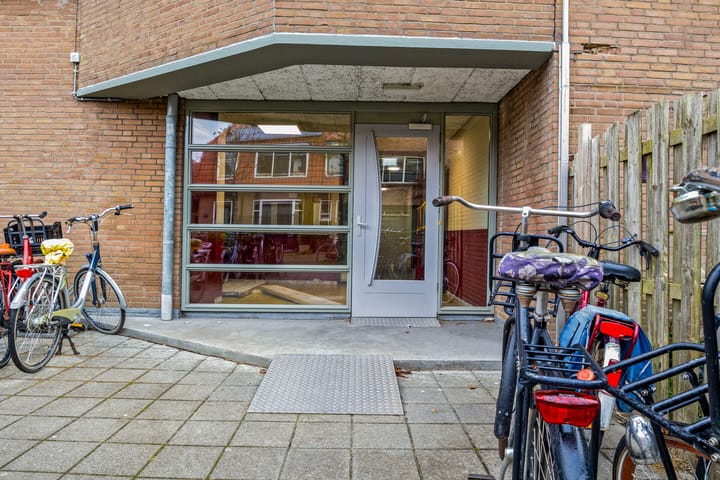 Photo 21 of Sint Ansfridusstraat 36-A