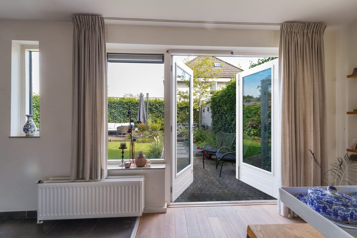 Foto 15 van van Loonstraat 9