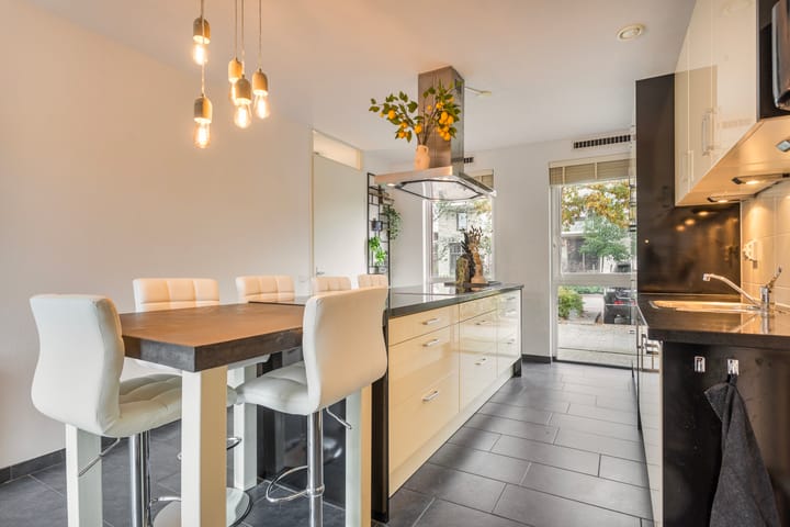 Foto 7 van Piraeushaven 51