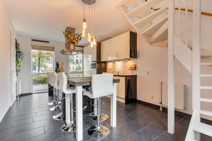 Foto 8 van Piraeushaven 51