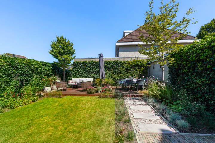 Foto 54 van van Loonstraat 9