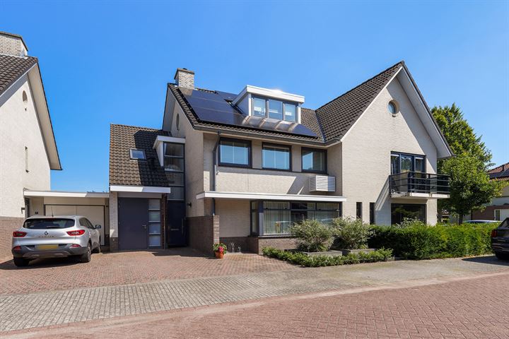 View photo 60 of van Loonstraat 9