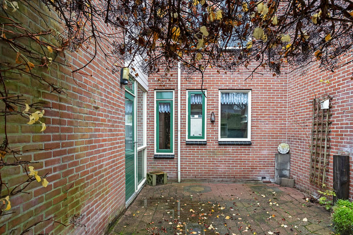 Bekijk foto 33 van van Bothniaplantsoen 11