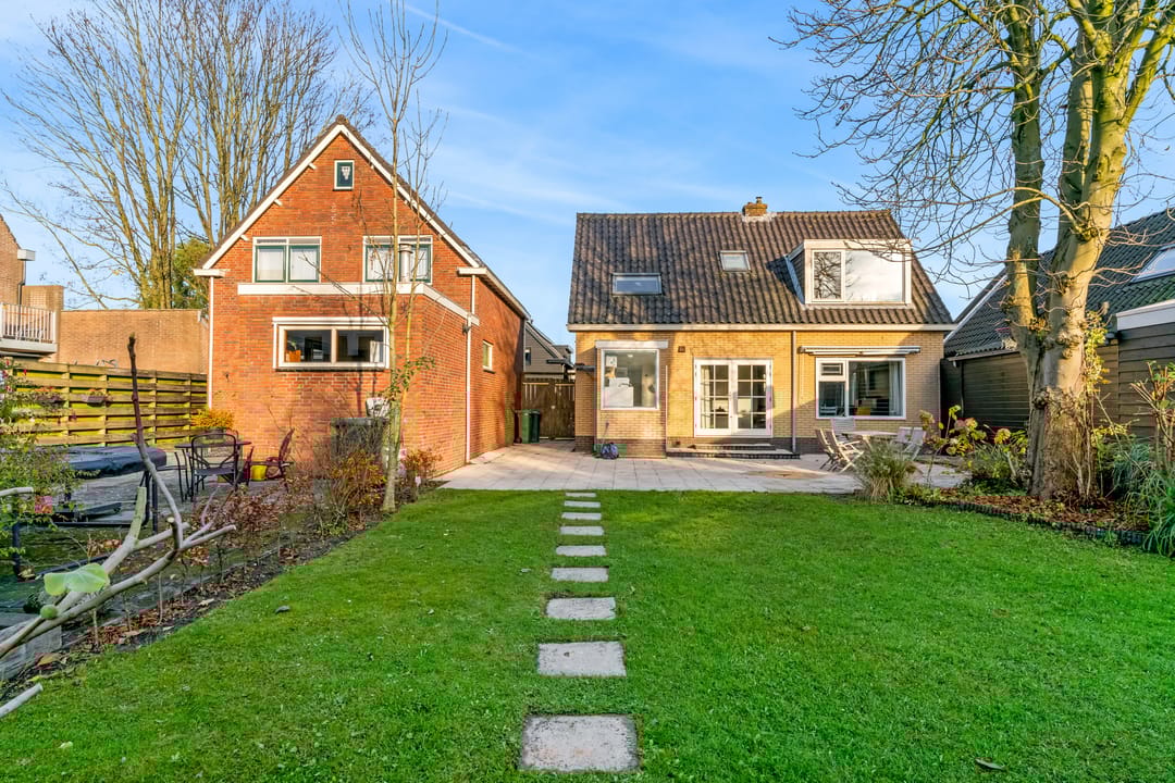 Photo 2 of Zuideinde 46