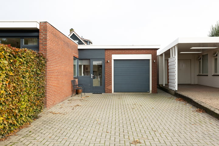 Bekijk foto 38 van Mesdagstraat 6