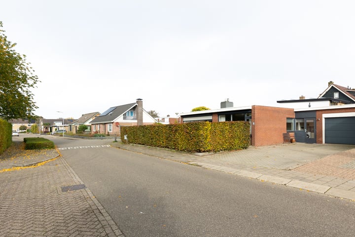 Bekijk foto 40 van Mesdagstraat 6