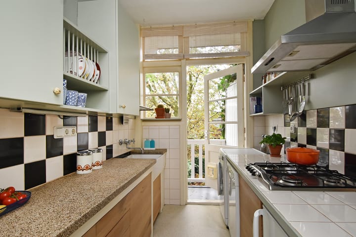 Foto 22 van Caan van Necklaan 126