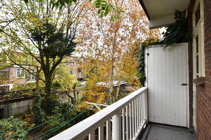 Foto 24 van Caan van Necklaan 126