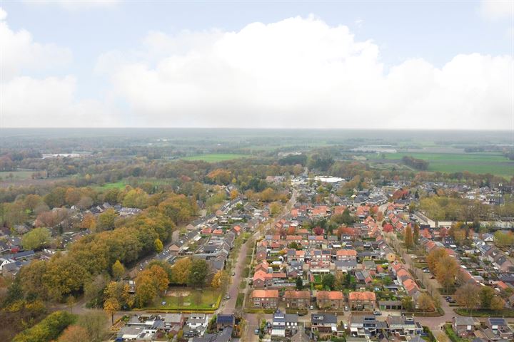 View photo 37 of Leeuweriklaan 27