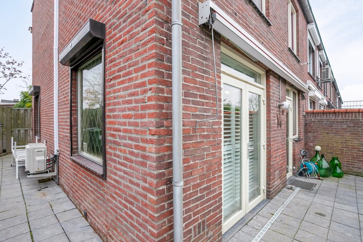 Bekijk foto 37 van Monseigneur Zwijsenstraat 35-A