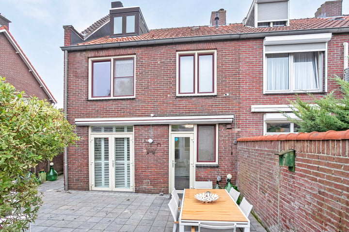 Bekijk foto 39 van Monseigneur Zwijsenstraat 35-A