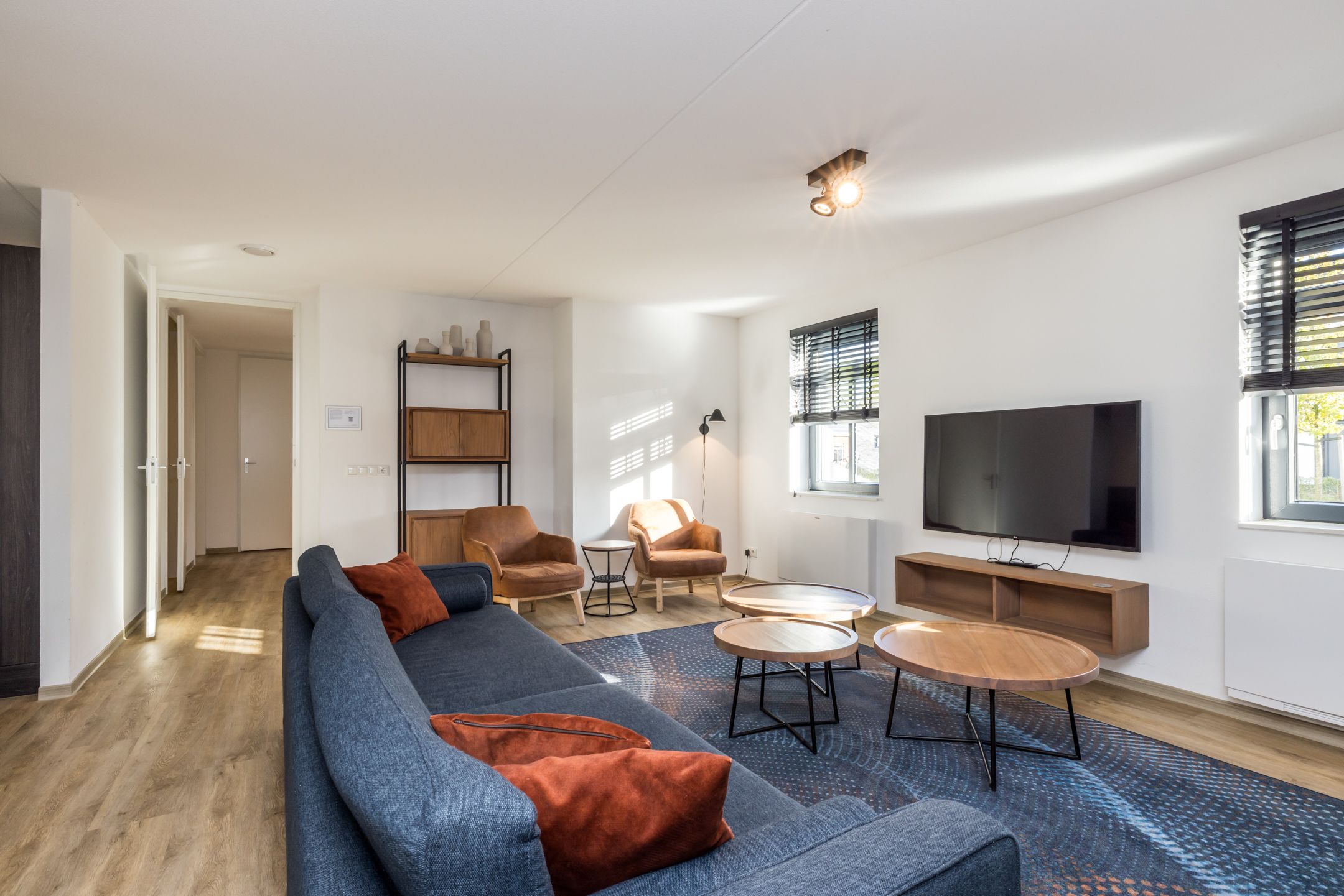 6-bedroom freehold villa in Thorn — photo 5 of 5