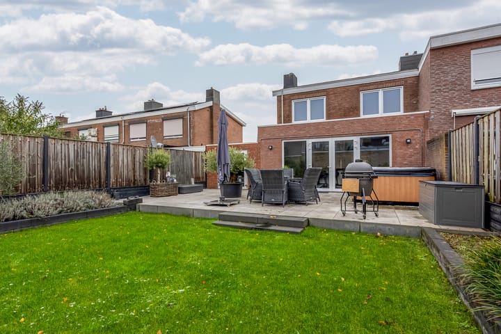 Foto 23 van Rooseveltstraat 8