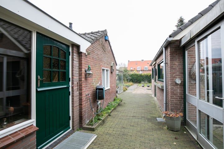 Bekijk foto 31 van van Lyndenlaan 12