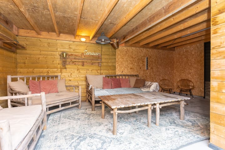 Photo 39 of Oosteinde 23