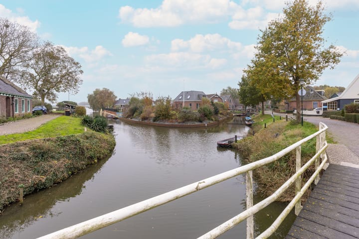 Photo 41 of Oosteinde 23