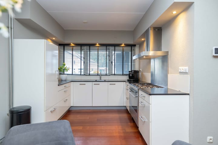 Foto 18 van van Leeuwenhoekstraat 112