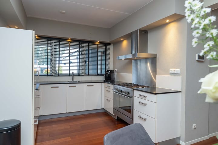 Foto 19 van van Leeuwenhoekstraat 112