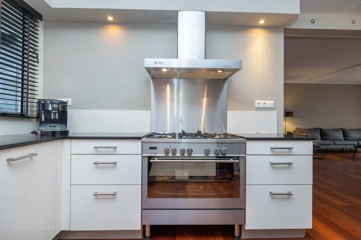 Foto 21 van van Leeuwenhoekstraat 112