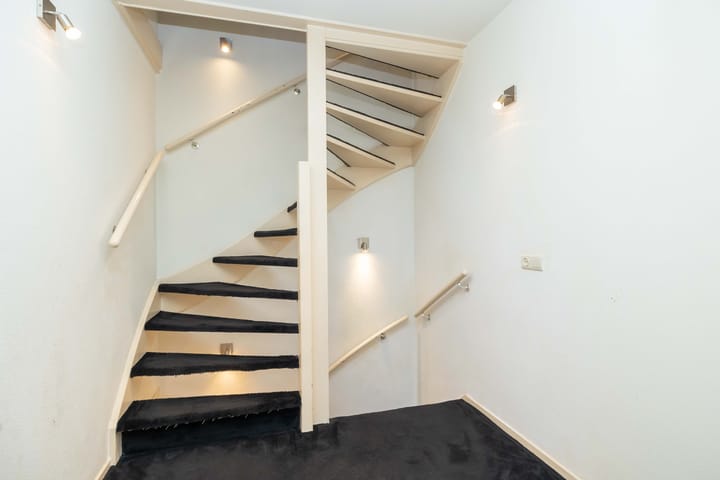 Foto 38 van van Leeuwenhoekstraat 112