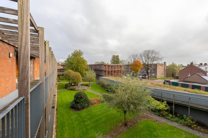 Photo 33 of Nieuwerkerckeplein 54