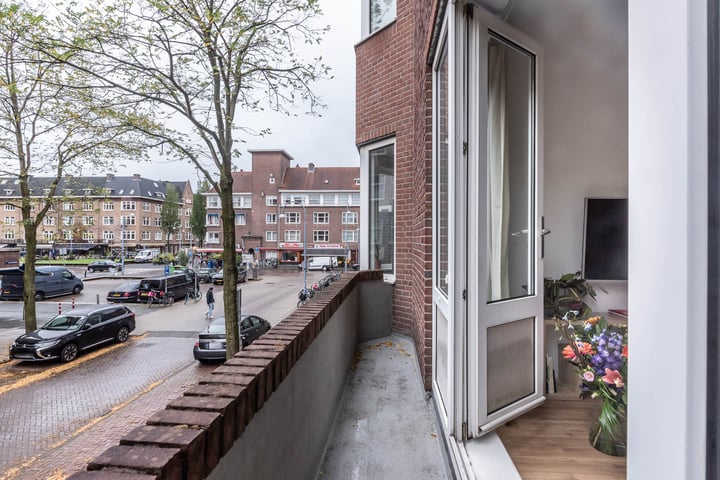 Bekijk foto 1 van Jekerstraat 110-1