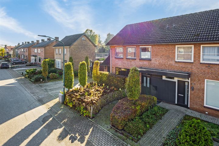 View photo 56 of Schoolstraat 18