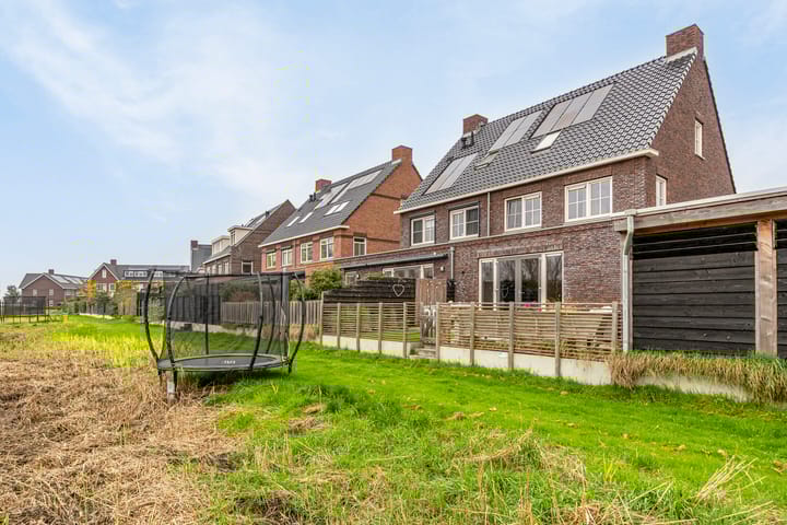 Foto 2 van Vossenzoom 275