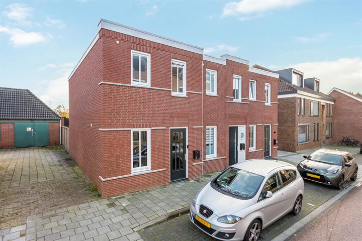 Bekijk foto 1 van Hengelosestraat 3