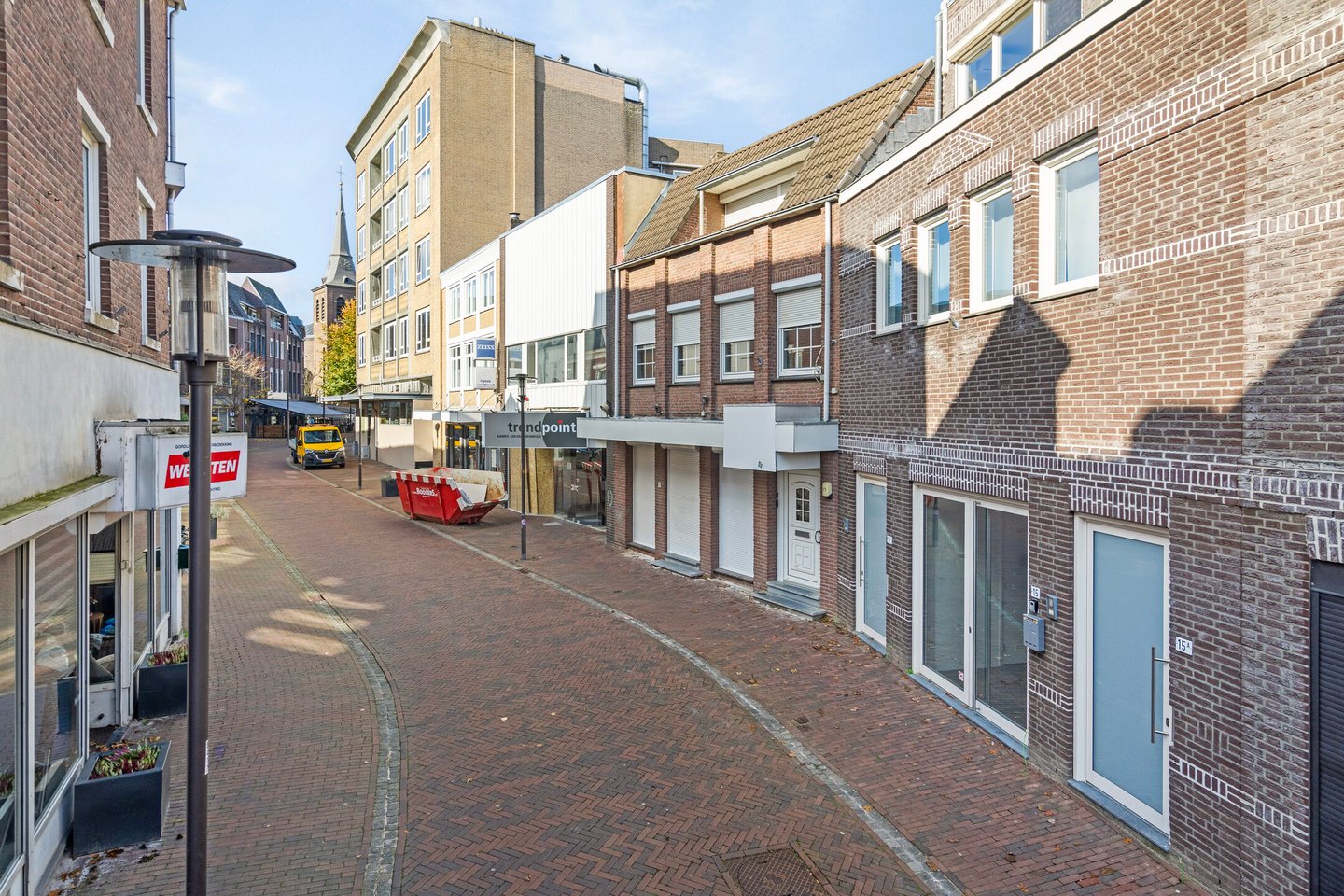 View photo 3 of Einderstraat 15