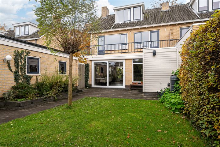 Bekijk foto 47 van Tjalling H. Haismastraat 24