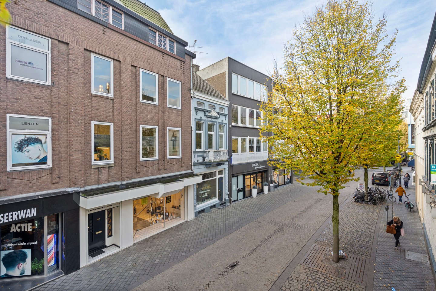 View photo 2 of Akerstraat 18-A