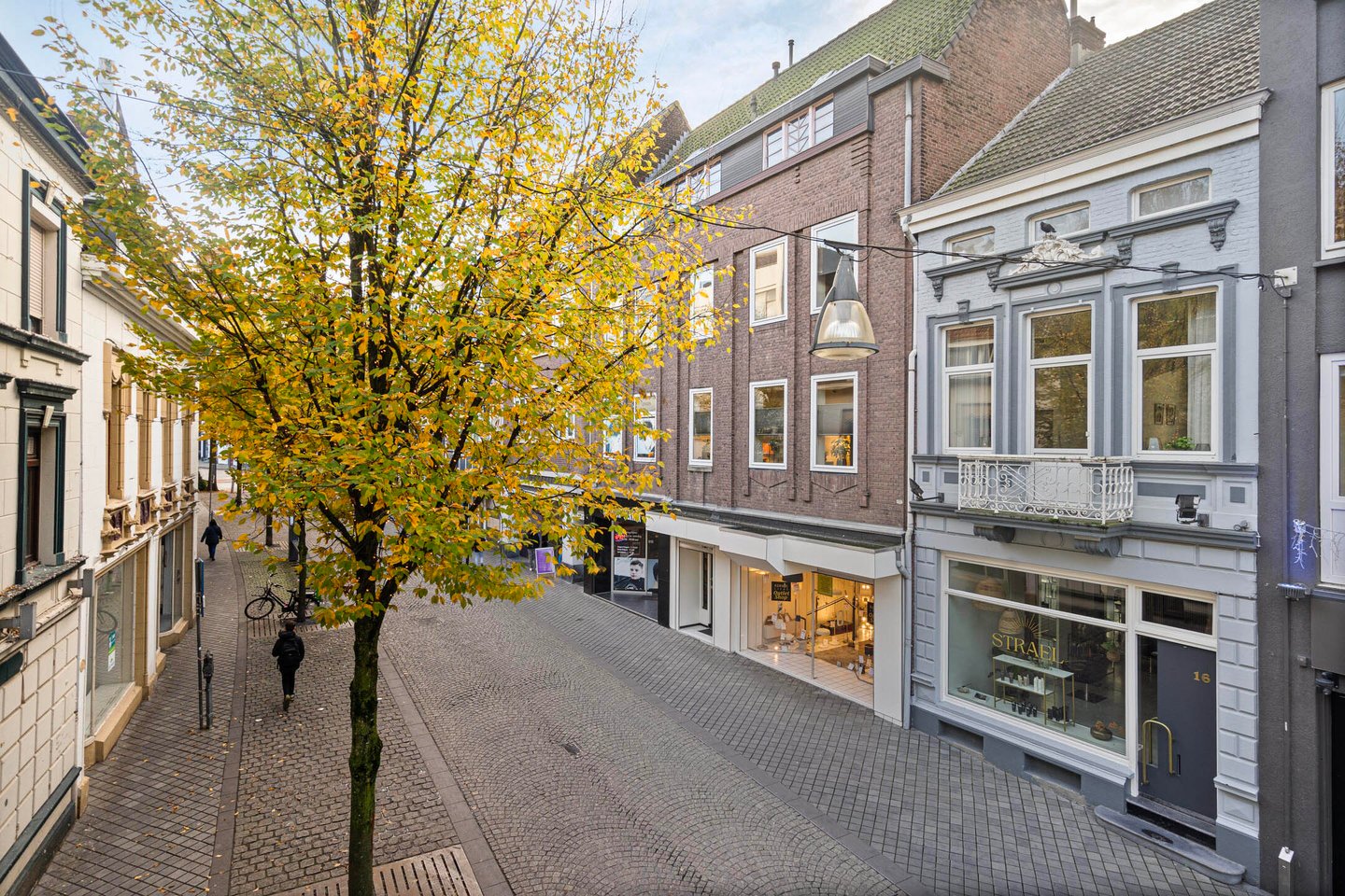 View photo 3 of Akerstraat 18-A