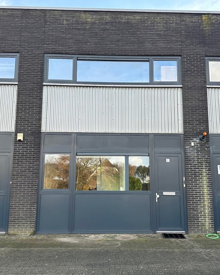 Bekijk foto 4 van Van der Waalsstraat 2