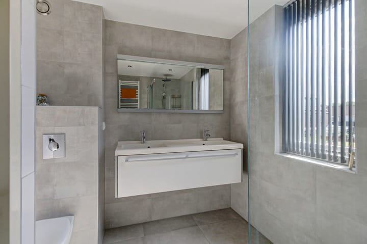 Foto 11 van Steur 124