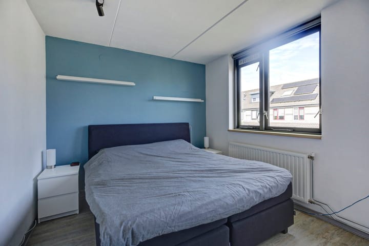 Foto 13 van Steur 124