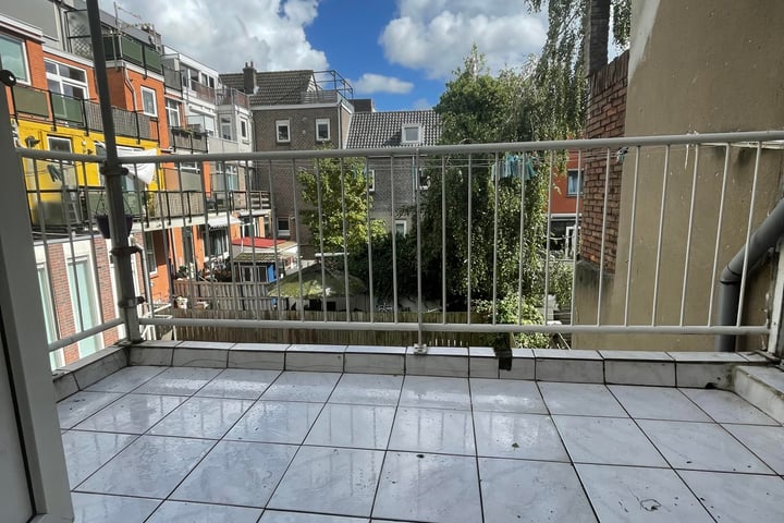 View photo 8 of Halleystraat 5-B