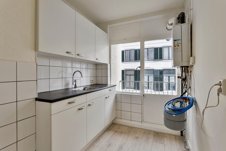 Foto 9 van Driekoningenstraat 12-2