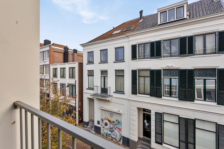 Foto 11 van Driekoningenstraat 12-2