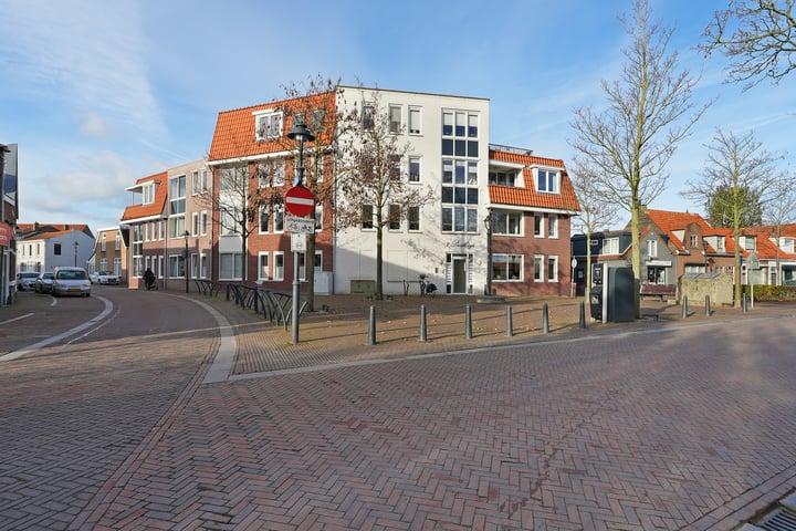 View photo 3 of Paspoortstraat 2-B